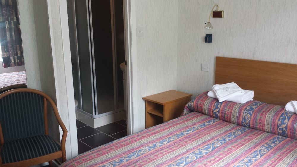 Covenanters Inn Дінгволл Екстер'єр фото