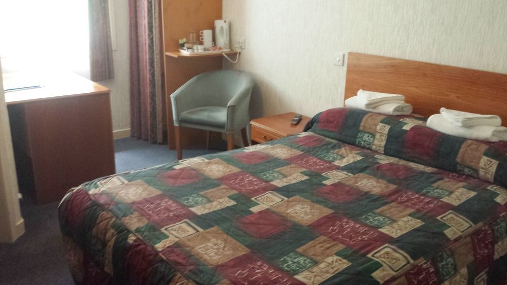 Covenanters Inn Дінгволл Екстер'єр фото